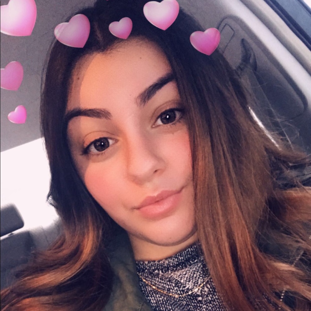 Meet your Posher, Alivea